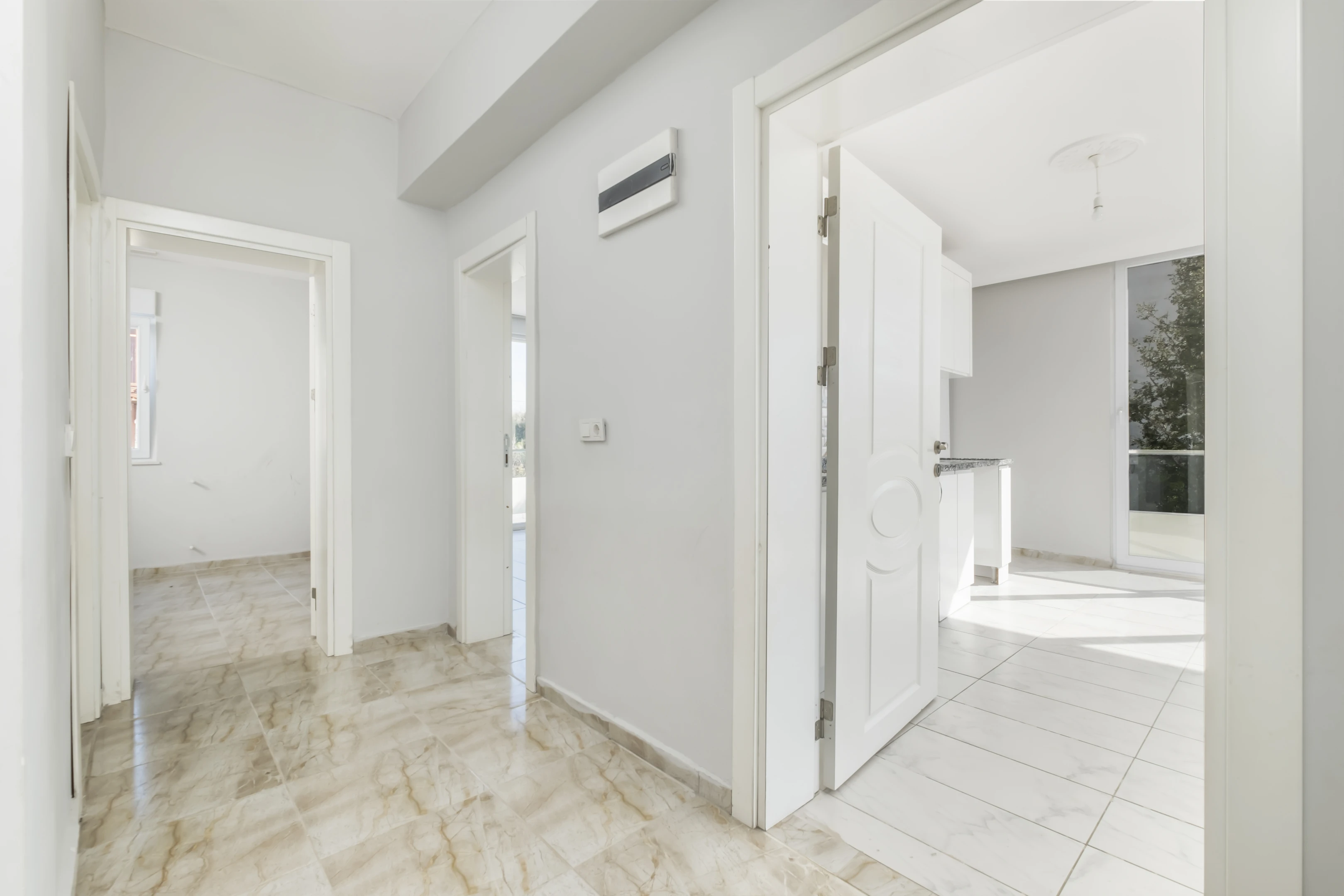 Varsak`ta 220m² Arsa Üzerinde 4 Adet 2+1 Komple Bina