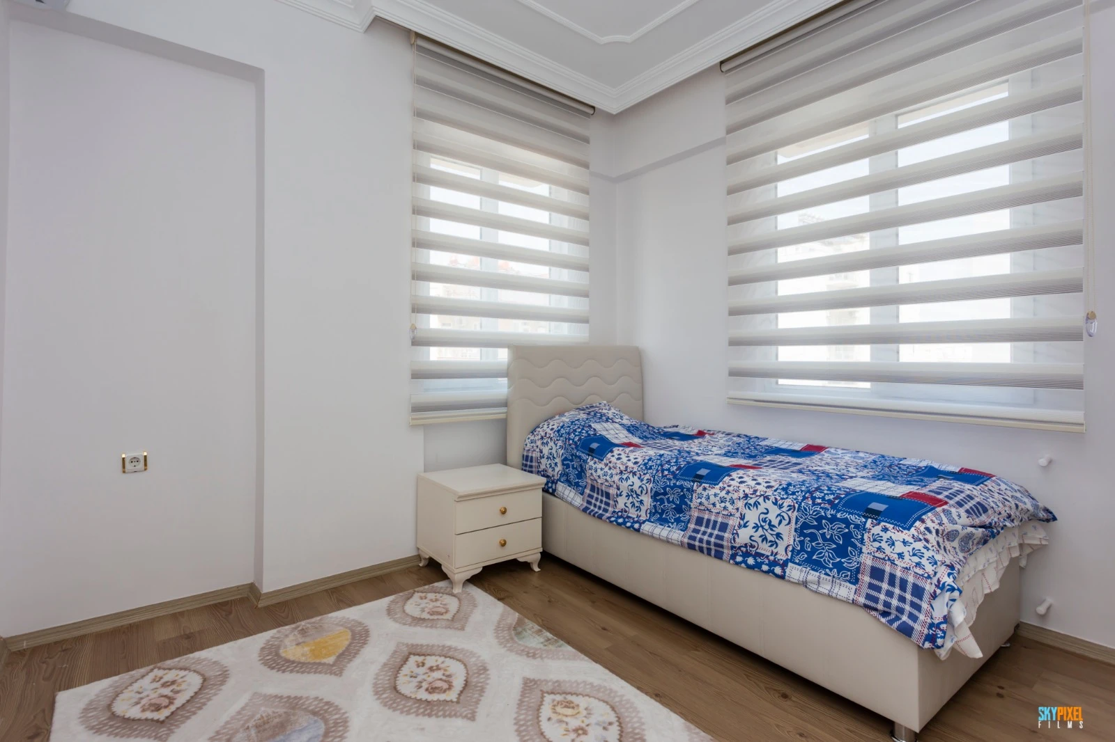 Eşyalı (sıfır) Kiralık 3+1 Daire (196 m²) , Otoparklı