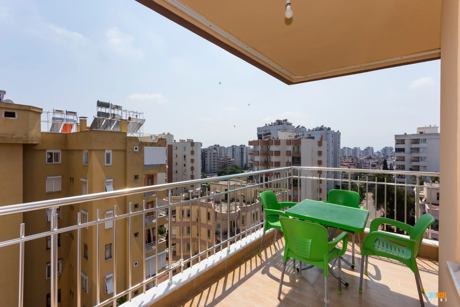 Eşyalı (sıfır) Kiralık 3+1 Daire (196 m²) , Otoparklı