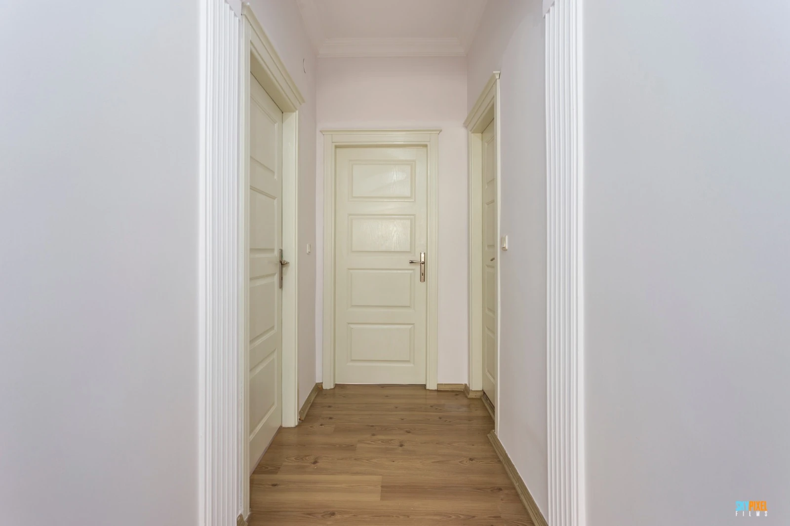 Eşyalı (sıfır) Kiralık 3+1 Daire (196 m²) , Otoparklı