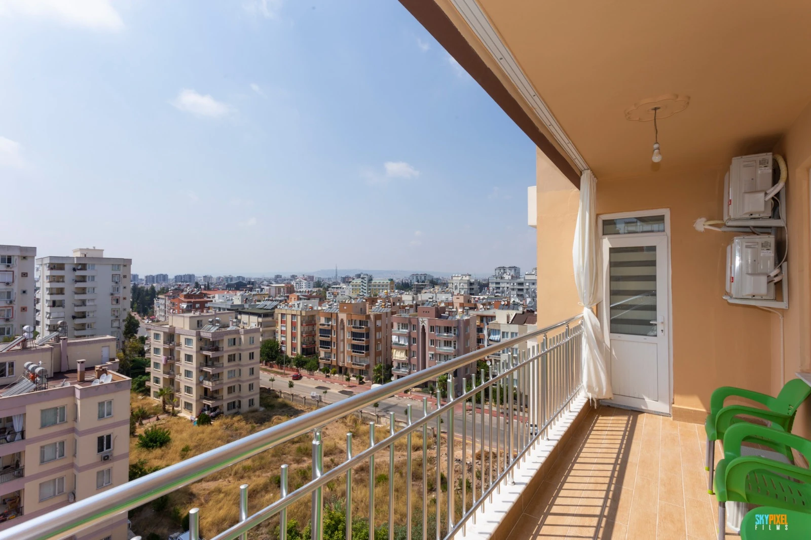 Eşyalı (sıfır) Kiralık 3+1 Daire (196 m²) , Otoparklı