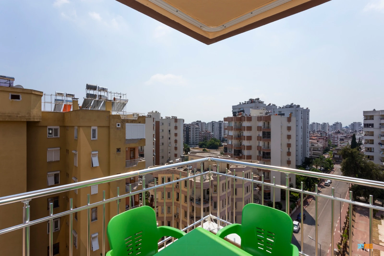 Eşyalı (sıfır) Kiralık 3+1 Daire (196 m²) , Otoparklı