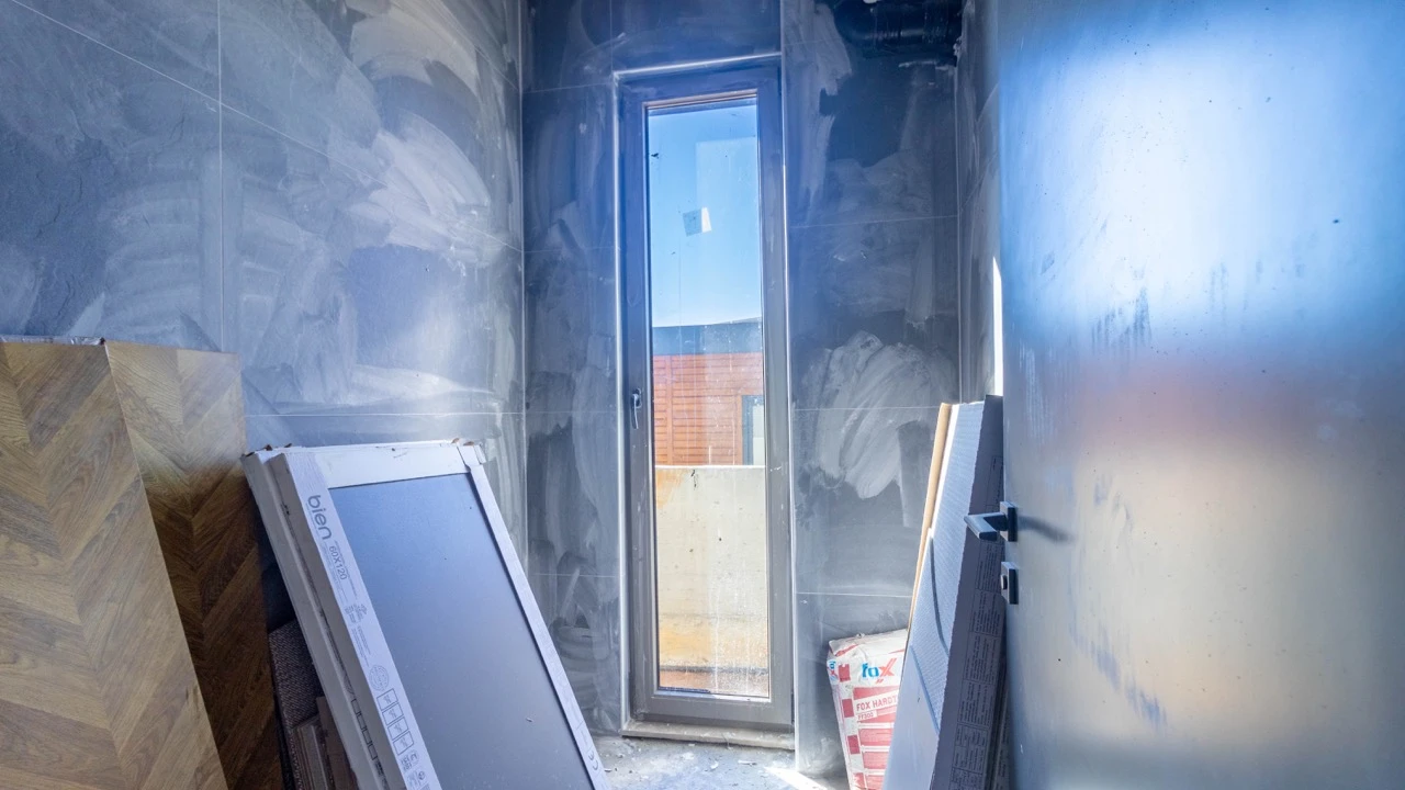 Çok Özel Mimarili 359 m2²,Lara Hille 400m2 Müstakil Havuzlu