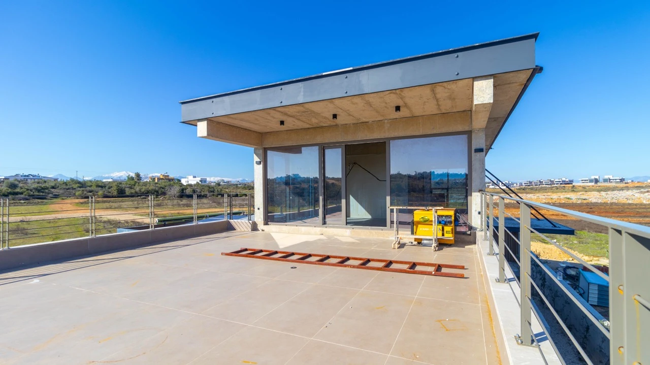 Çok Özel Mimarili 359 m2²,Lara Hille 400m2 Müstakil Havuzlu