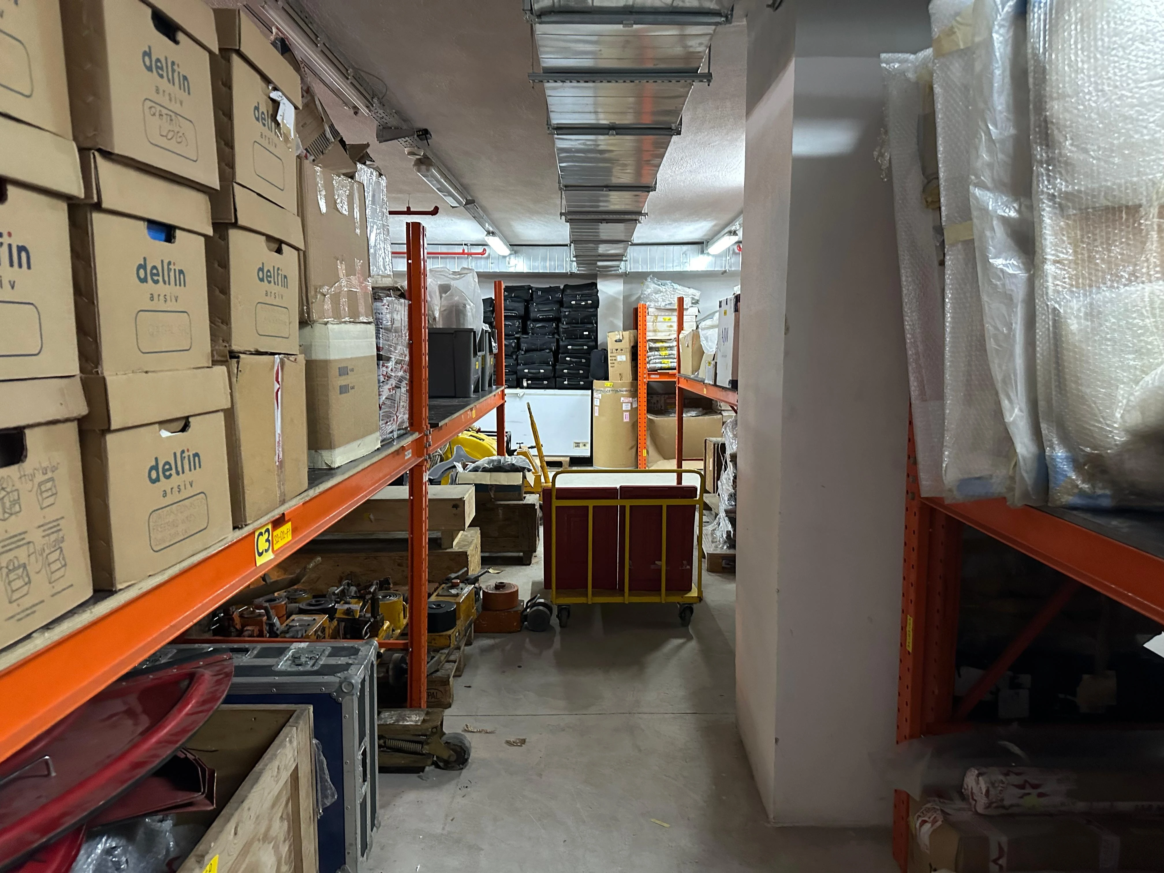 Barınaklar Blv.MigrosJet Altında 795m² Yeni Nesil Asansörlü Depo