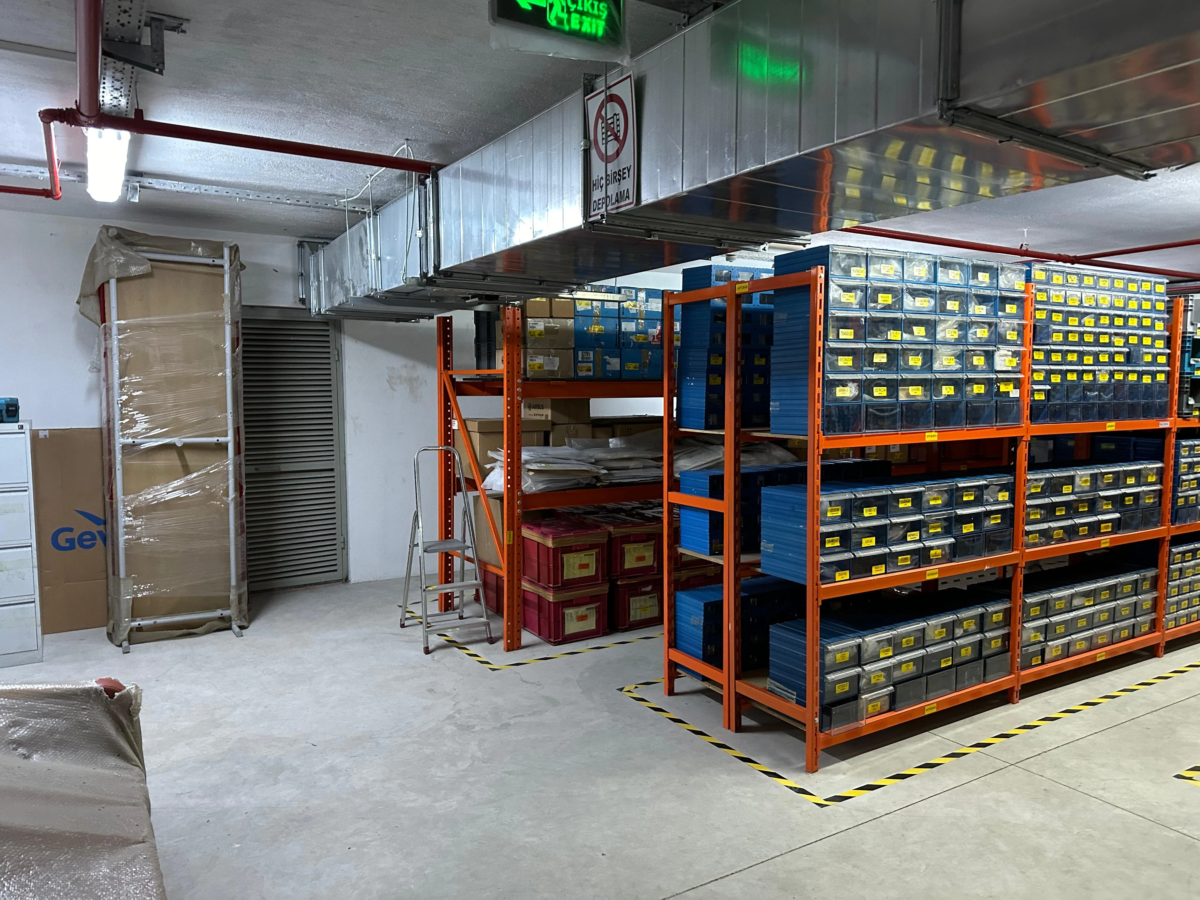 Barınaklar Blv.MigrosJet Altında 795m² Yeni Nesil Asansörlü Depo