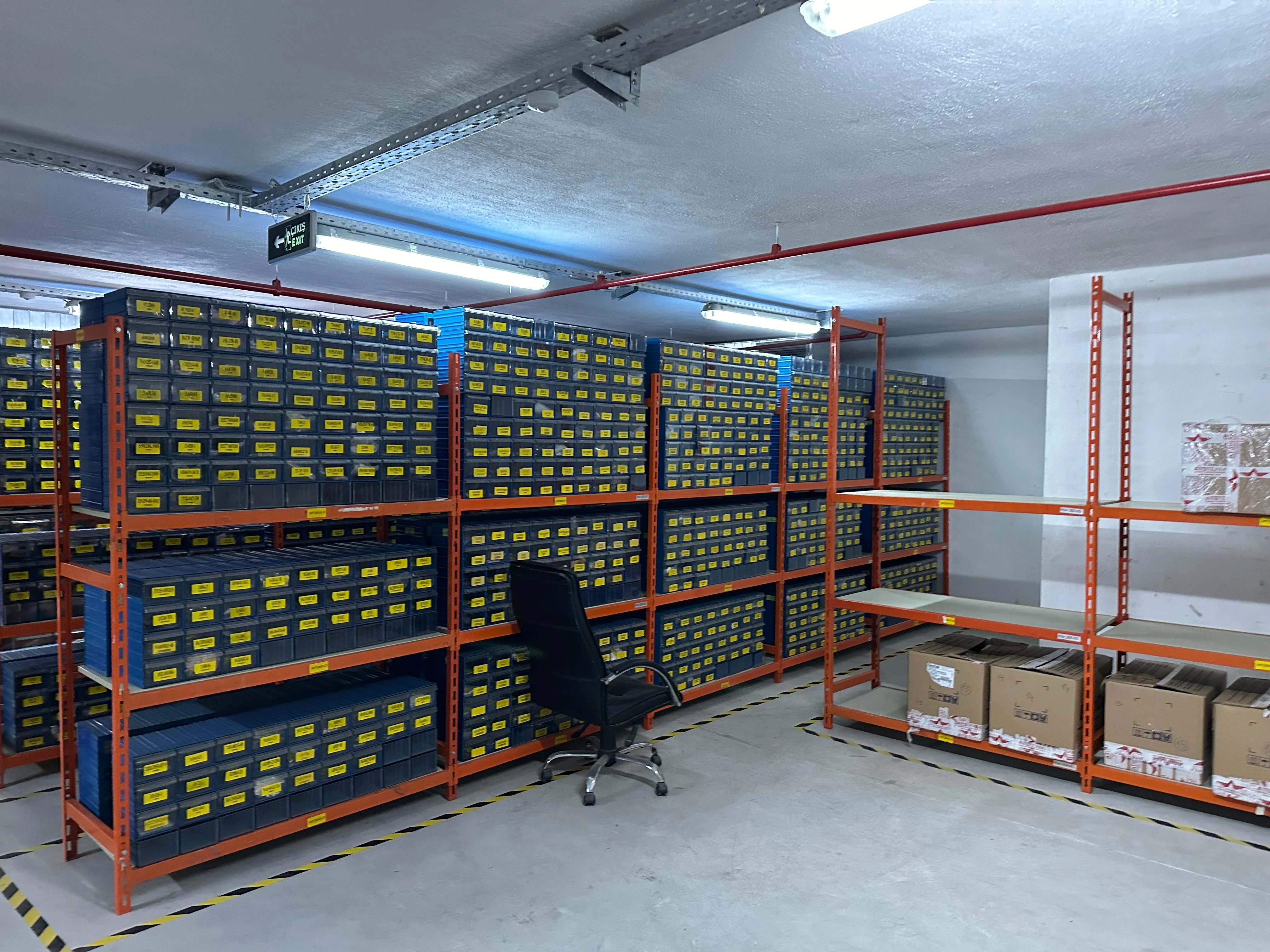 Barınaklar Blv.MigrosJet Altında 795m² Yeni Nesil Asansörlü Depo