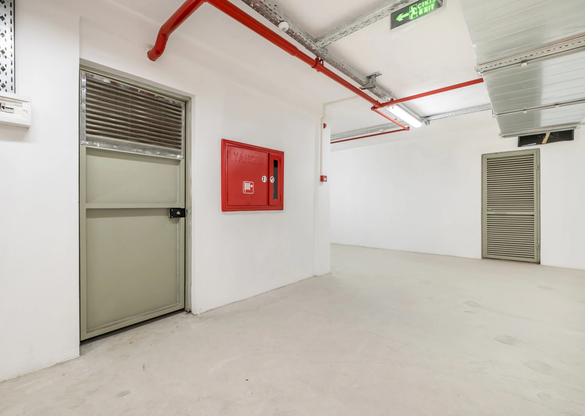 Barınaklar Blv.MigrosJet Altında 795m² Yeni Nesil Asansörlü Depo