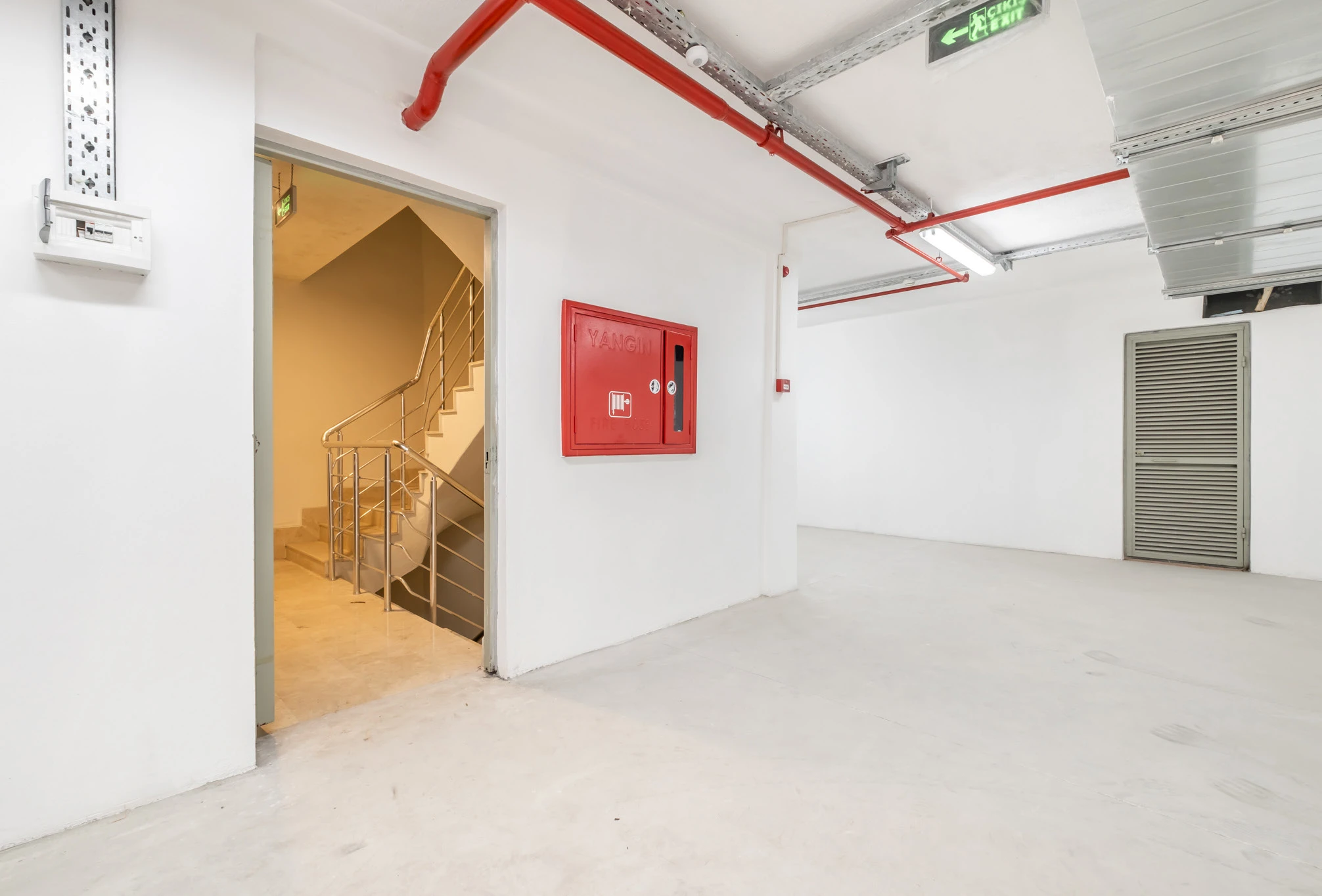 Barınaklar Blv.MigrosJet Altında 795m² Yeni Nesil Asansörlü Depo